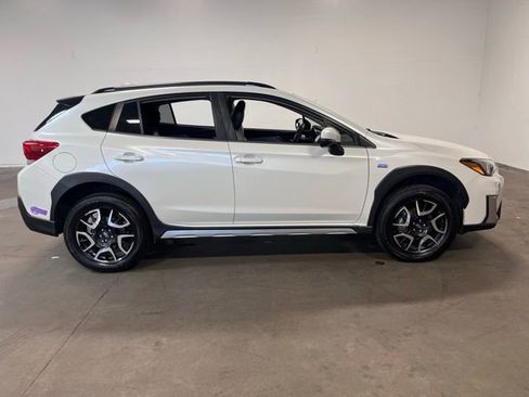 Used 2019 Subaru Crosstrek Hybrid image 2