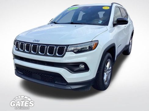 Used 2024 Jeep Compass Latitude AWD/4WD image 5