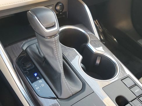 Used 2023 Toyota Highlander Limited image 34