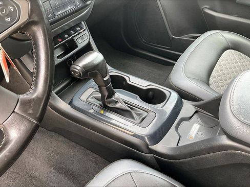 Used 2019 Chevrolet Colorado Z71 AWD/4WD image 16
