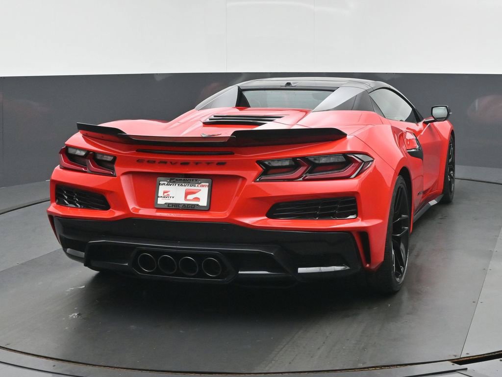 Used 2025 Chevrolet Corvette Z06 RWD image 4