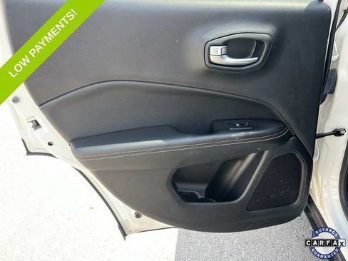 Certified 2018 Jeep Compass Latitude w/ Popular Equipment Group FWD image 17