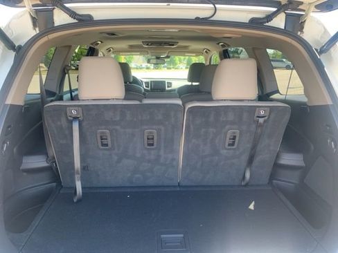 Used 2018 Honda Pilot Touring image 9