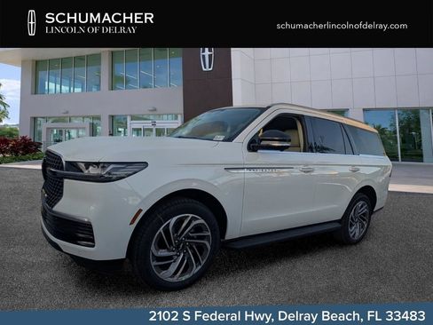 New 2026 Lincoln Navigator Premiere AWD/4WD image 3