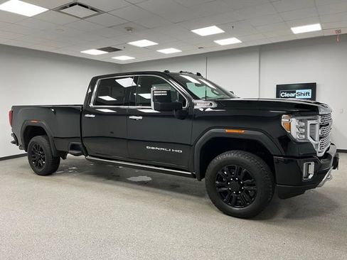 Used 2023 GMC Sierra 3500 Denali w/ Denali Black Diamond Edition AWD/4WD image 12