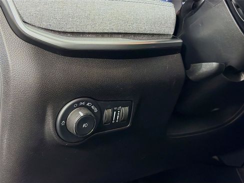 Used 2022 Jeep Compass Latitude w/ Convenience Group AWD/4WD image 17