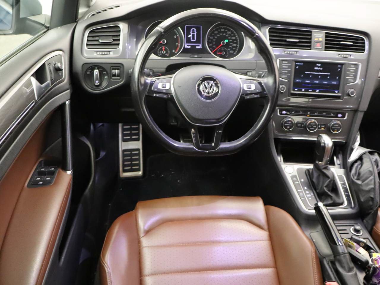 Used 2017 Volkswagen Golf Alltrack SEL AWD/4WD image 4