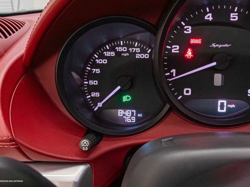 Used 2020 Porsche 718 Boxster Spyder RWD image 48