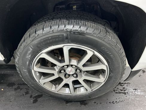 Used 2021 GMC Canyon Denali image 8