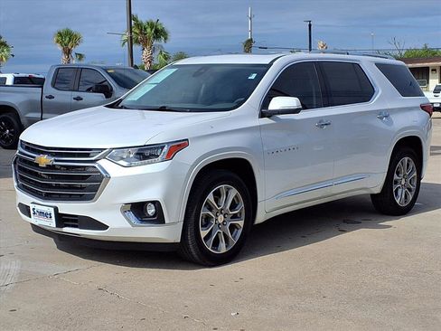 Used 2021 Chevrolet Traverse Premier image 3