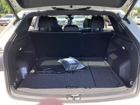 Certified 2026 Volkswagen Atlas Cross Sport SE w/ Panoramic Sunroof Package FWD image 15