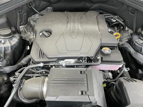 Used 2025 Genesis GV80 2.5T Standard AWD/4WD image 9