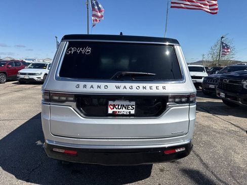 Used 2024 Jeep Grand Wagoneer L Series III AWD/4WD image 4