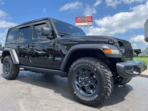 Used 2023 Jeep Wrangler Unlimited w/ Sun & Screen Package AWD/4WD image 55