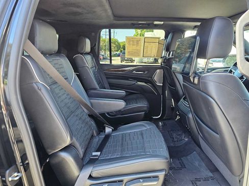 Certified 2024 Cadillac Escalade ESV Premium Luxury Platinum AWD/4WD image 12