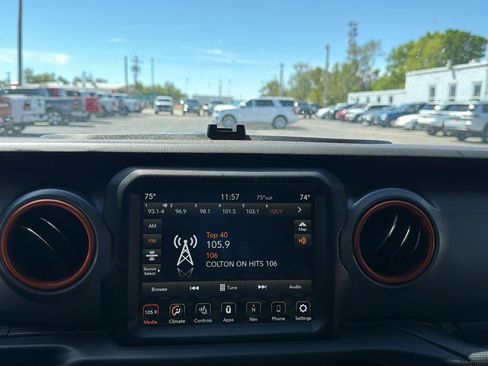 Used 2021 Jeep Gladiator Mojave AWD/4WD image 20