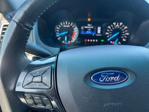 Used 2017 Ford Explorer XLT FWD image 22