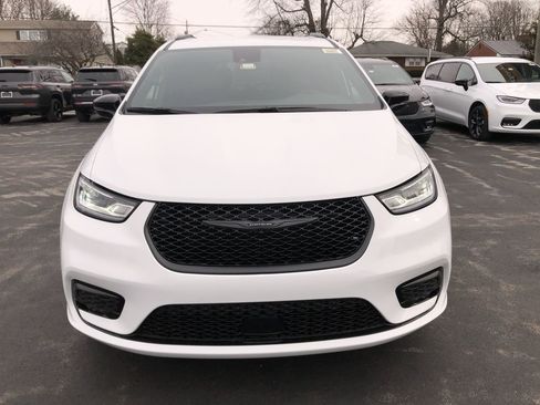 New 2026 Chrysler Pacifica Select image 16