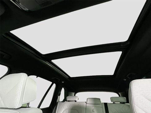 New 2026 BMW X5 xDrive50e w/ Executive Package AWD/4WD image 23
