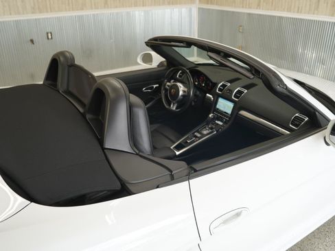 Used 2016 Porsche Boxster RWD image 35