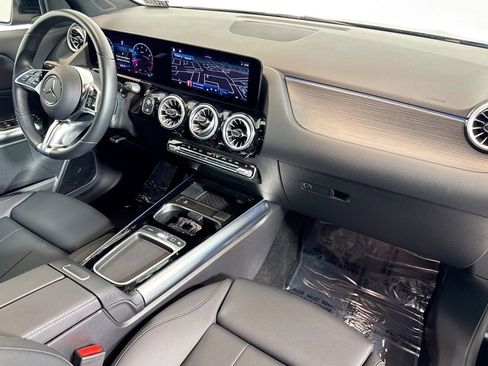 Certified 2025 Mercedes-Benz GLA 250 image 27