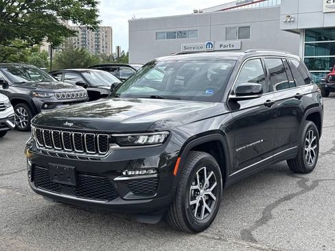 Certified 2023 Jeep Grand Cherokee Limited AWD/4WD image 6