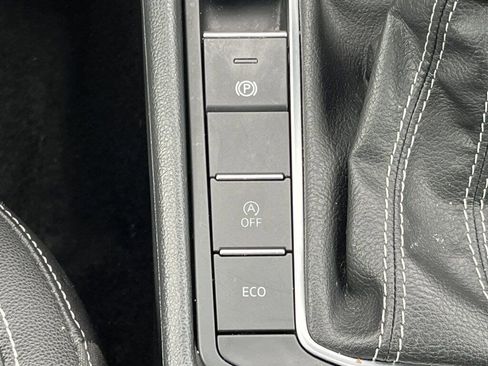 Used 2024 Volkswagen Jetta SE image 7