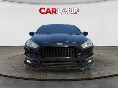 Used 2017 Ford Focus ST w/ Equipment Group 401A FWD image 9