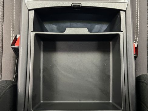 Used 2025 GMC Acadia Elevation image 46