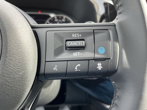 New 2025 Nissan Pathfinder SV w/ SV Premium Package image 24