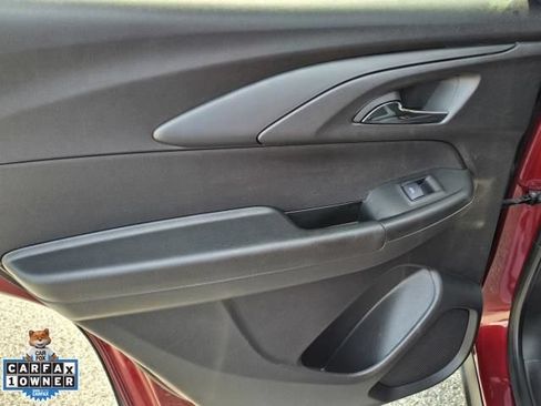 Used 2024 Chevrolet TrailBlazer LT w/ LT Cold Weather Package FWD image 9