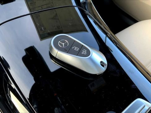 Used 2026 Mercedes-Benz GLC 300 4MATIC image 21