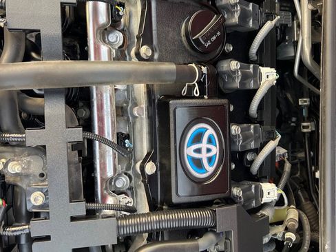 Used 2022 Toyota Corolla LE image 39