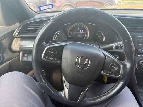 Used 2018 Honda Civic Sport image 2