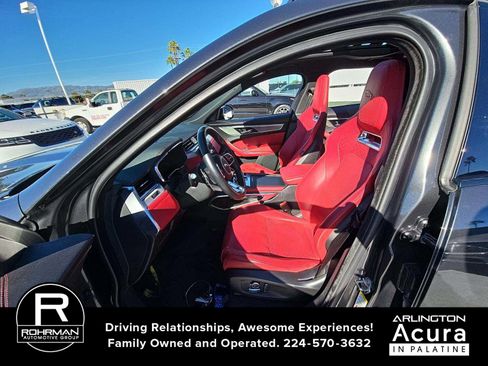 Used 2024 Jaguar F-PACE R-Dynamic S image 3