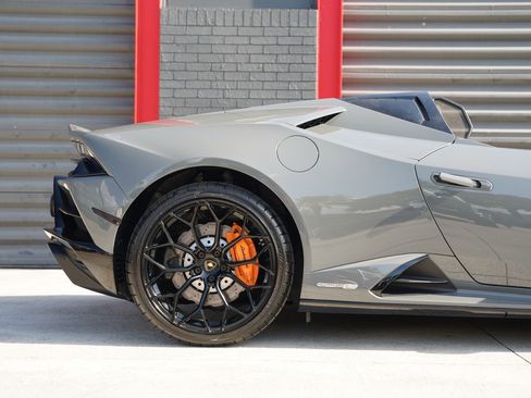 Used 2021 Lamborghini Huracan EVO RWD image 5