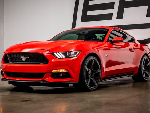Used 2017 Ford Mustang GT Premium RWD image 29