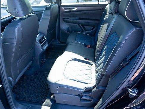 New 2026 Volkswagen Atlas Cross Sport SEL Premium R-Line image 29