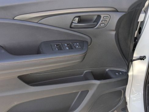 Used 2025 Honda Passport TrailSport image 15