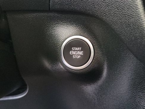 Certified 2026 Volvo XC40 B5 Plus AWD/4WD image 32