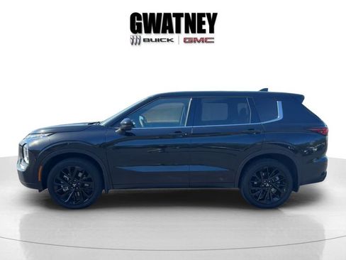 Used 2023 Mitsubishi Outlander SE AWD/4WD image 6