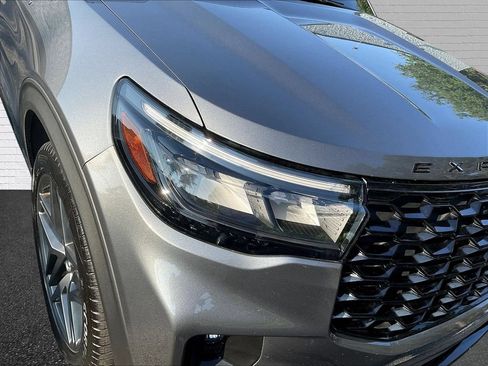Used 2025 Ford Explorer ST-Line w/ ST-Line Street Pack AWD/4WD image 26