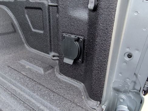 New 2026 GMC Sierra 1500 SLT image 43