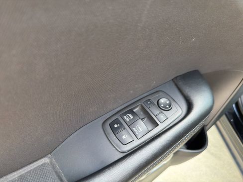 Used 2022 Dodge Challenger R/T RWD image 13