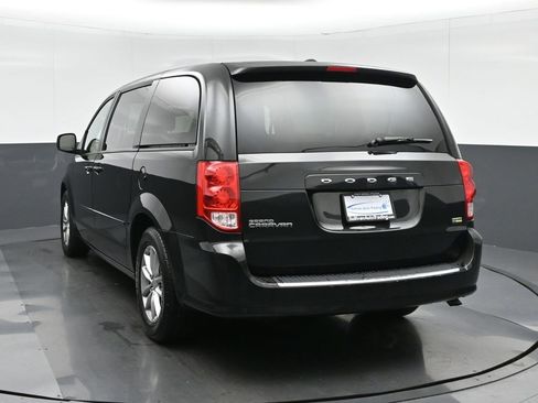 Used 2016 Dodge Grand Caravan SE image 5