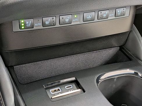 Used 2024 Lexus ES 300h w/ Technology Package FWD image 25