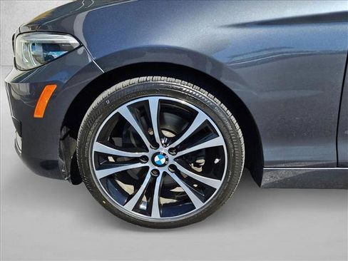 Used 2020 BMW 230i Convertible w/ Premium Package image 22