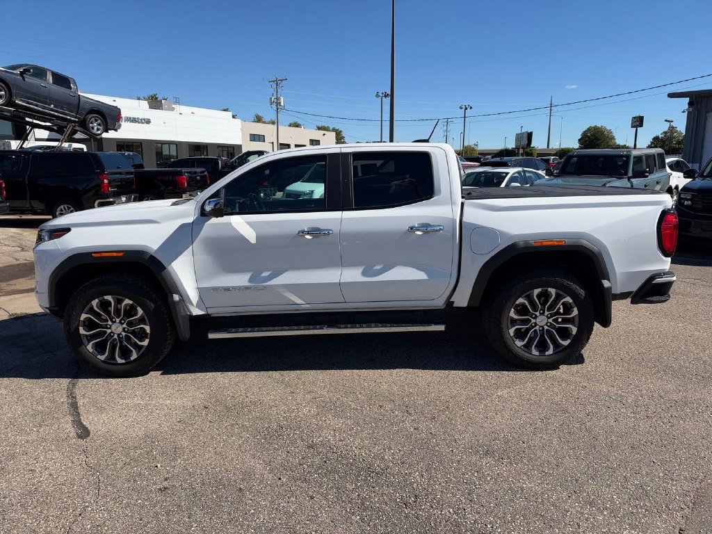 Used 2024 GMC Canyon Denali AWD/4WD image 3