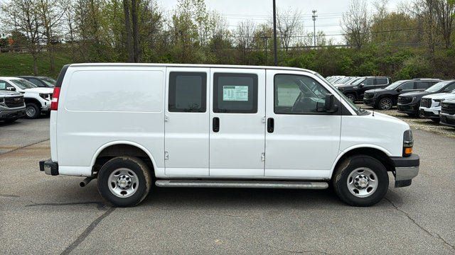 Used 2024 Chevrolet Express 2500 w/ Driver Convenience Package RWD image 5