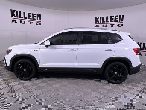 Used 2024 Volkswagen Taos SE image 4